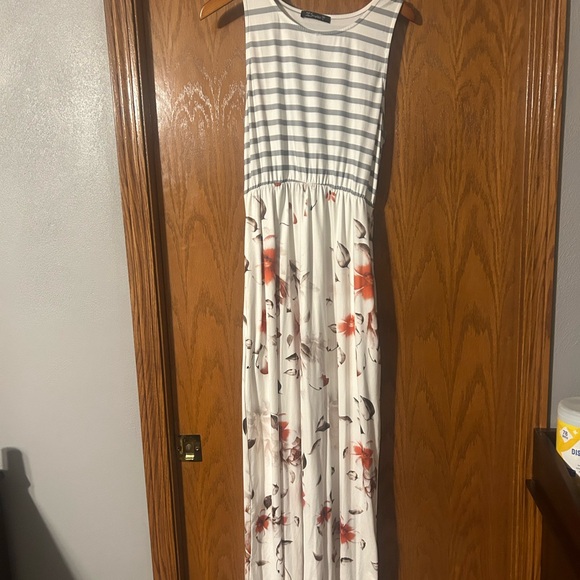 Striped and Floral Maxi Dress - Picture 2 of 8